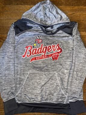 Wisconsin Badgers Softball — Signature Concepts Sweatshirt — Size Men’s Medium